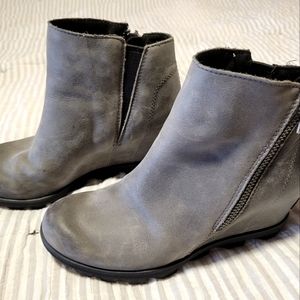 Sorel Joan of Artic Leather Wedge ll Zip Bootie